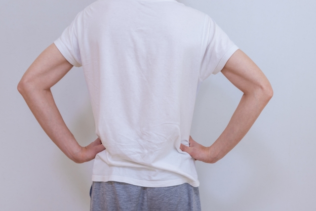 姿勢の乱れに悩む方のイメージ ゆうあい整骨院・鍼灸院