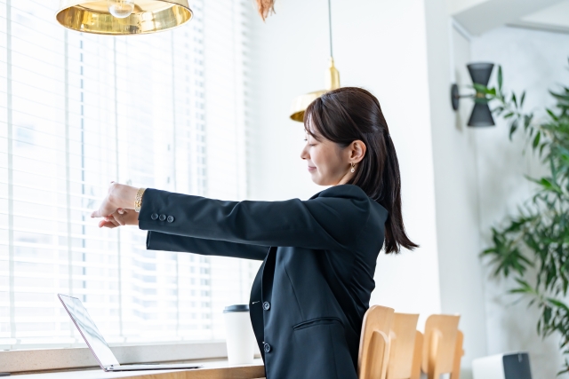 姿勢の乱れに悩む方のイメージ ゆうあい整骨院・鍼灸院